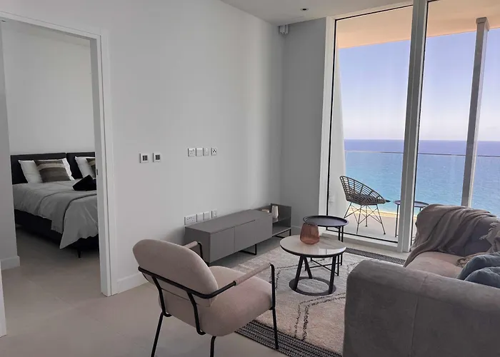 Marina Exclusive アヤナパ