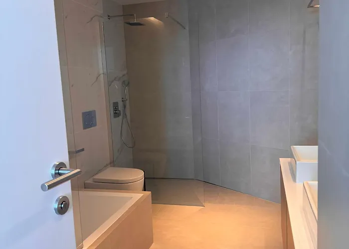 Marina Exclusive アヤナパ