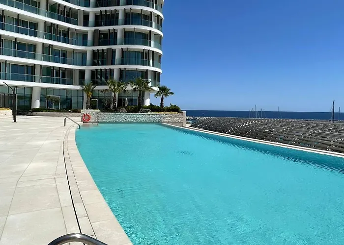 Marina Exclusive アヤナパ