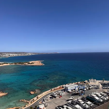 Marina Exclusive Ajía Nápa